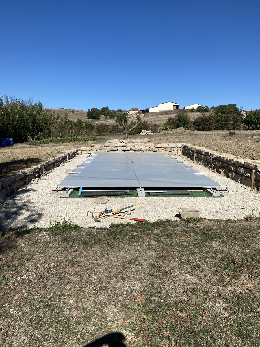 Terrassement mise à plat du terrain près de Lanuejouls