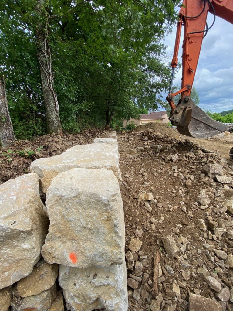 Enrochement pour soutènement terrain à Toulonjac