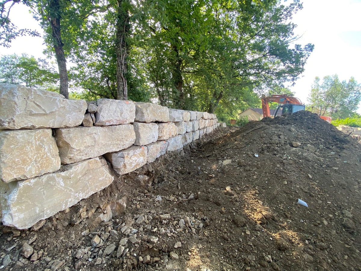 Enrochement pour soutènement terrain à Toulonjac