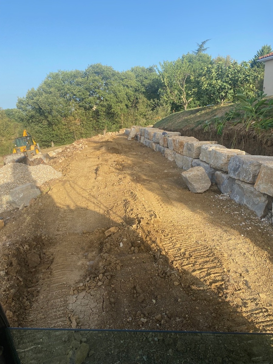 Enrochement de 110m² à Saint igest
